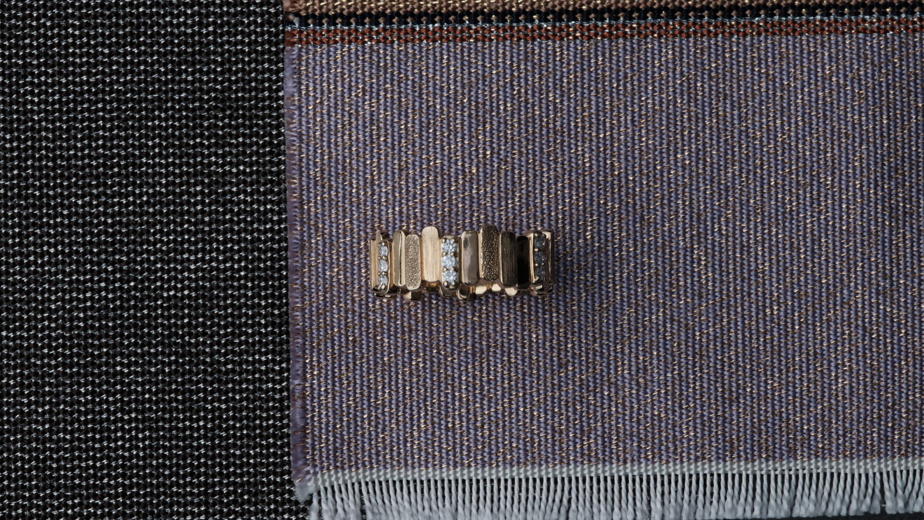 Nishijin tsuzure weaving on the loom